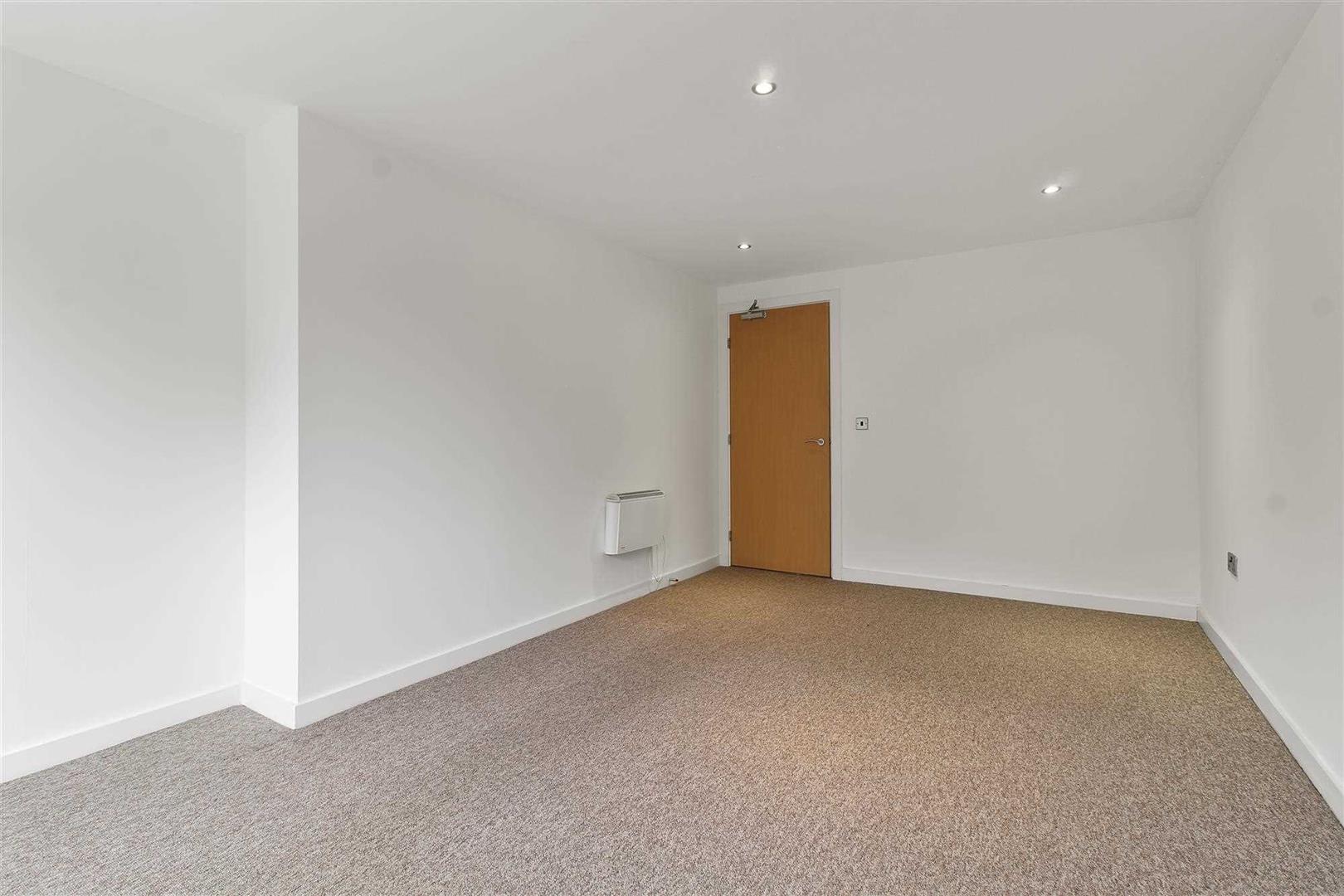 1 bed property in Piccadilly Heights, Chesterfield